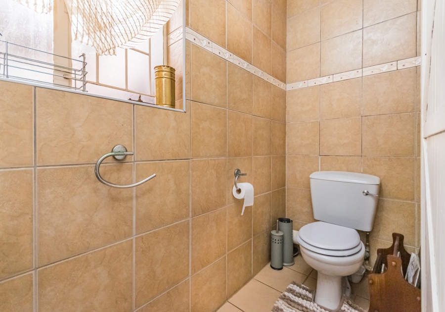 4 Bedroom Property for Sale in Helikonpark Gauteng