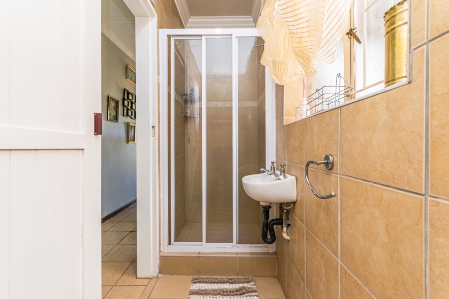 4 Bedroom Property for Sale in Helikonpark Gauteng