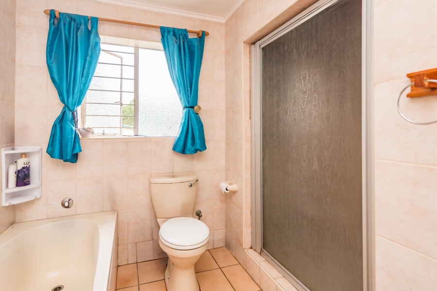 3 Bedroom Property for Sale in Kenmare Gauteng