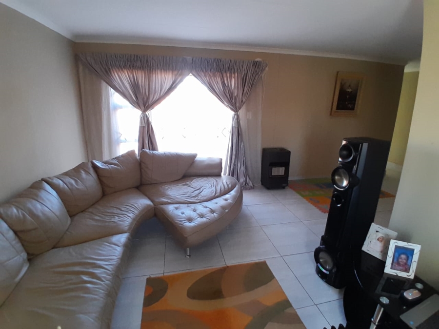 3 Bedroom Property for Sale in Westonaria Gauteng