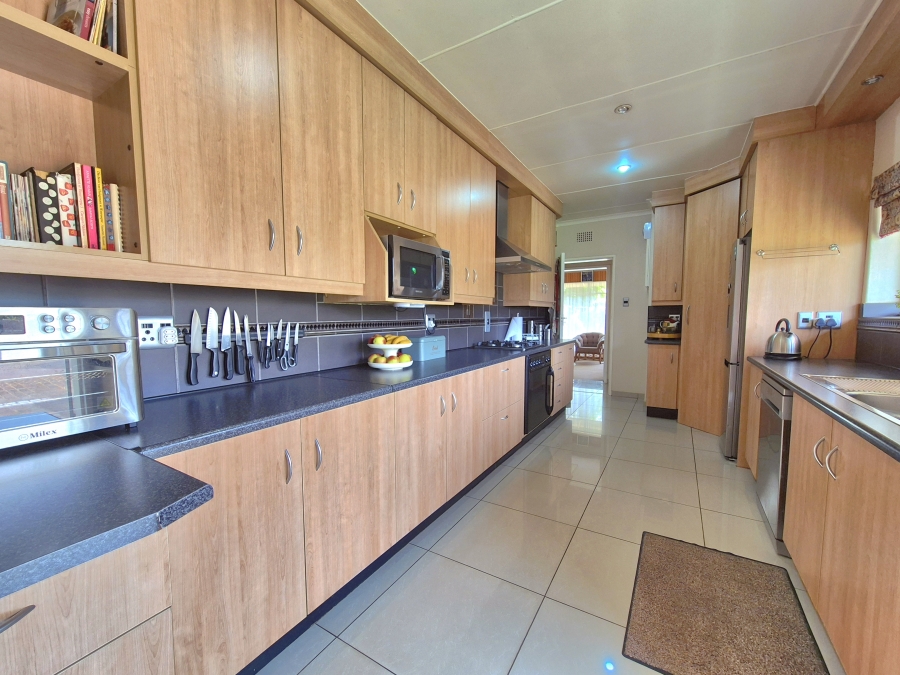 4 Bedroom Property for Sale in Larrendale Gauteng