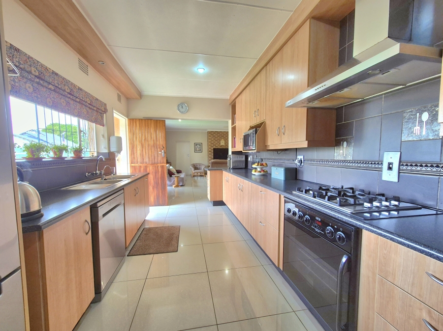 4 Bedroom Property for Sale in Larrendale Gauteng