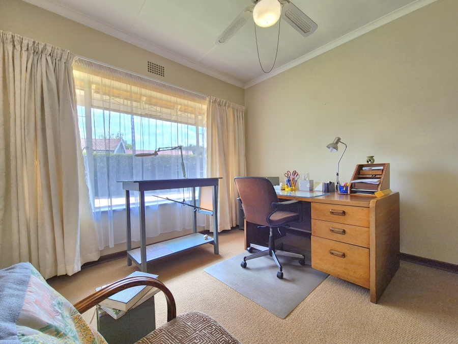 4 Bedroom Property for Sale in Larrendale Gauteng