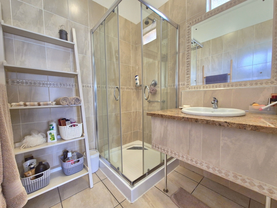 4 Bedroom Property for Sale in Larrendale Gauteng