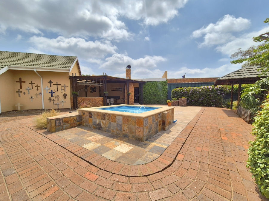 4 Bedroom Property for Sale in Larrendale Gauteng