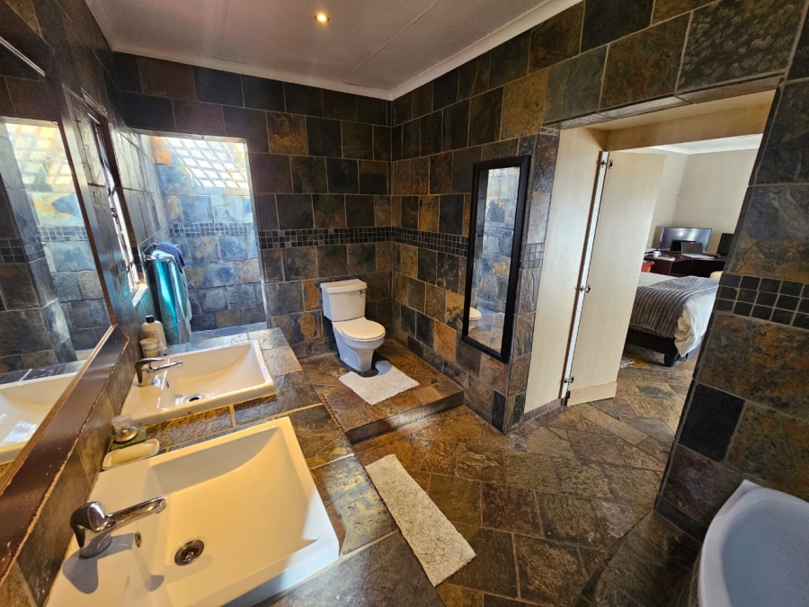 4 Bedroom Property for Sale in Brackendowns Gauteng