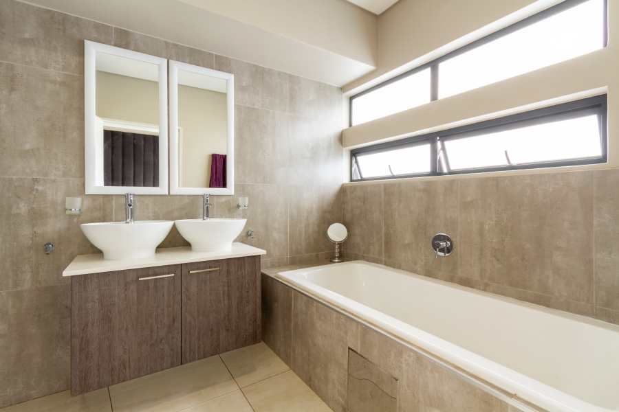 3 Bedroom Property for Sale in Equestria Gauteng