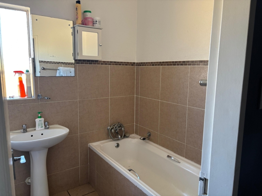 2 Bedroom Property for Sale in Pomona Gauteng