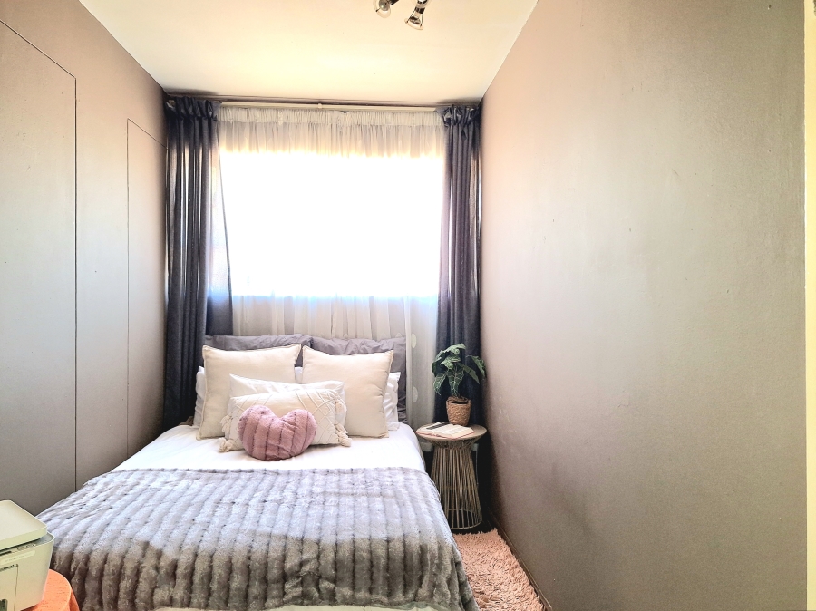 2 Bedroom Property for Sale in Paarlshoop Gauteng