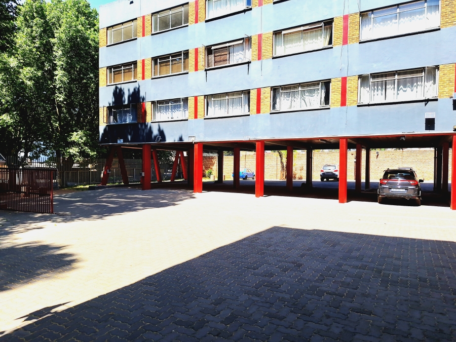 2 Bedroom Property for Sale in Paarlshoop Gauteng