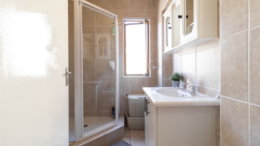 2 Bedroom Property for Sale in Bryanston Gauteng