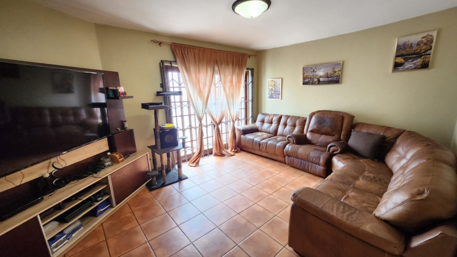 4 Bedroom Property for Sale in Eldoraigne Gauteng