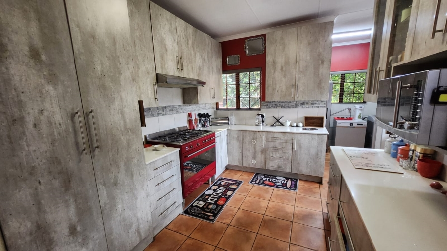 4 Bedroom Property for Sale in Eldoraigne Gauteng