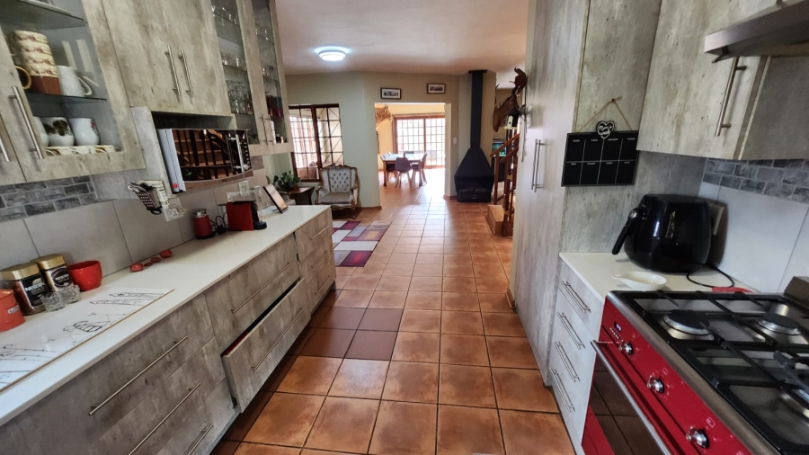 4 Bedroom Property for Sale in Eldoraigne Gauteng