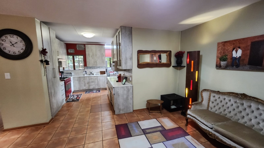 4 Bedroom Property for Sale in Eldoraigne Gauteng