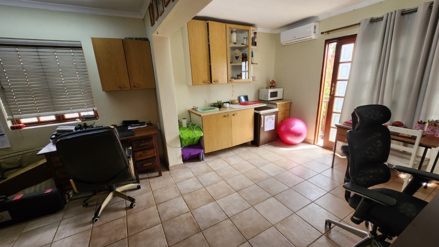 4 Bedroom Property for Sale in Eldoraigne Gauteng