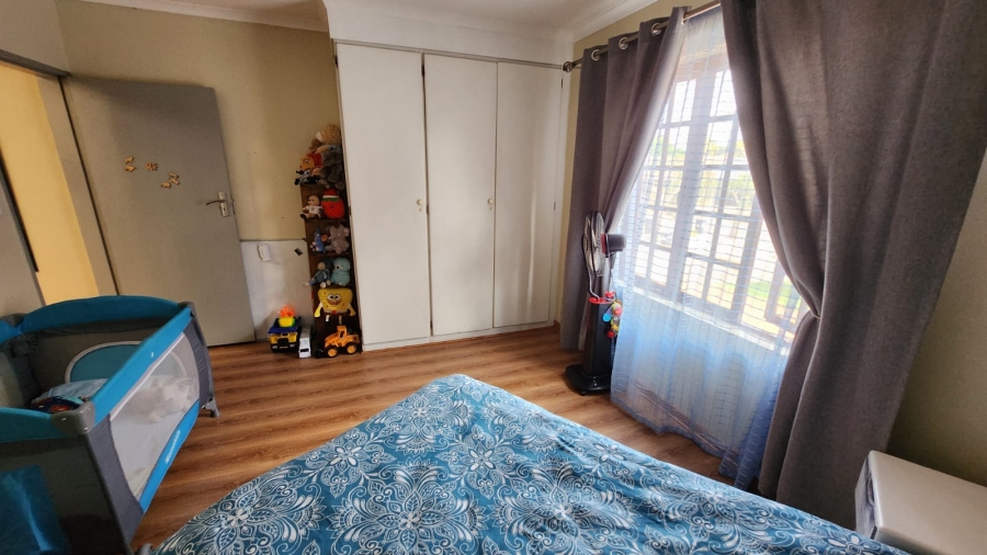 4 Bedroom Property for Sale in Eldoraigne Gauteng