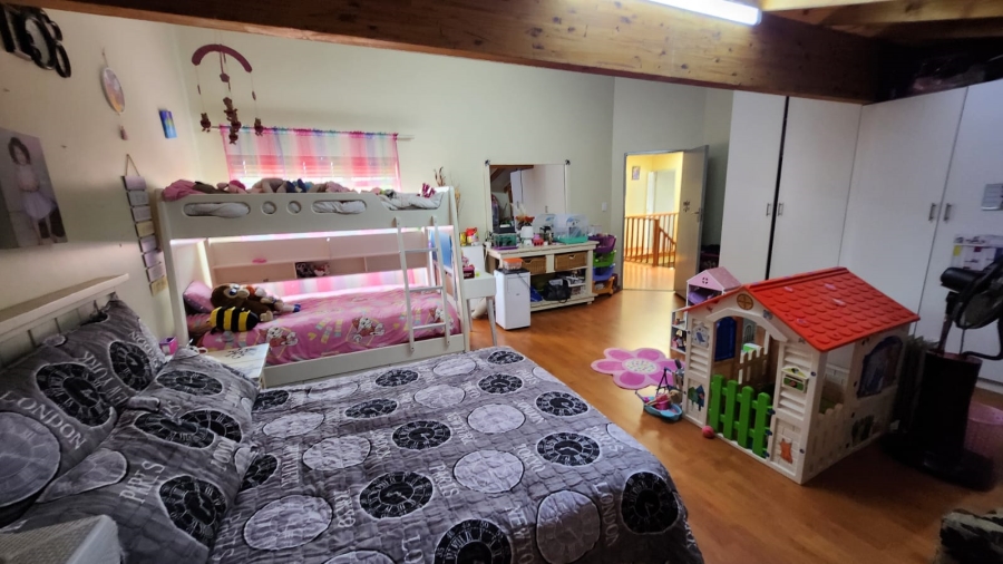 4 Bedroom Property for Sale in Eldoraigne Gauteng