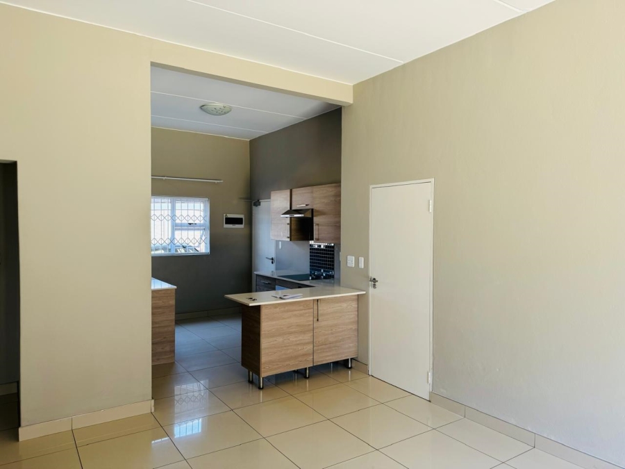 2 Bedroom Property for Sale in Blue Hills Gauteng