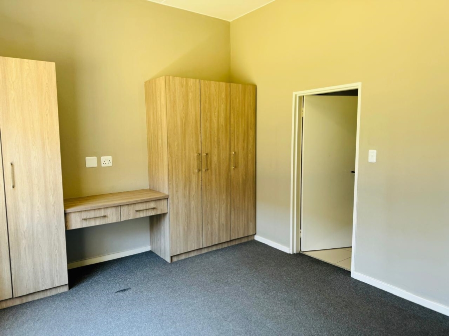 2 Bedroom Property for Sale in Blue Hills Gauteng