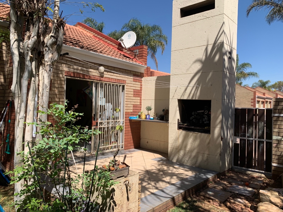 2 Bedroom Property for Sale in Moreleta Park Gauteng
