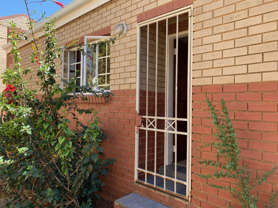 2 Bedroom Property for Sale in Moreleta Park Gauteng