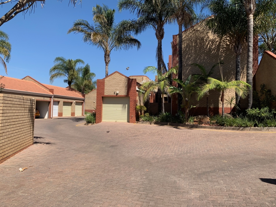 2 Bedroom Property for Sale in Moreleta Park Gauteng