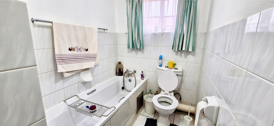 3 Bedroom Property for Sale in Magalieskruin Gauteng