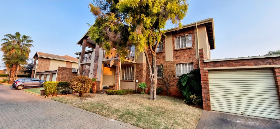 3 Bedroom Property for Sale in Magalieskruin Gauteng