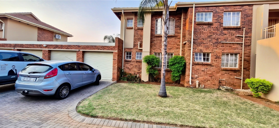 3 Bedroom Property for Sale in Magalieskruin Gauteng