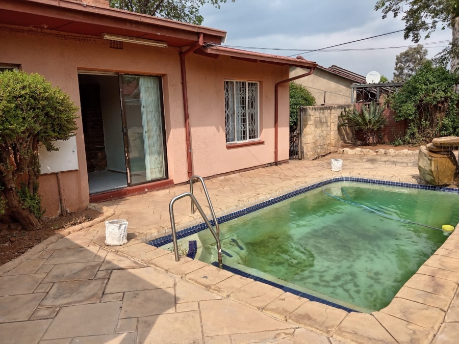 4 Bedroom Property for Sale in Witpoortjie Gauteng