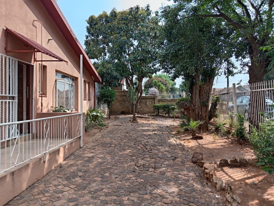 4 Bedroom Property for Sale in Witpoortjie Gauteng