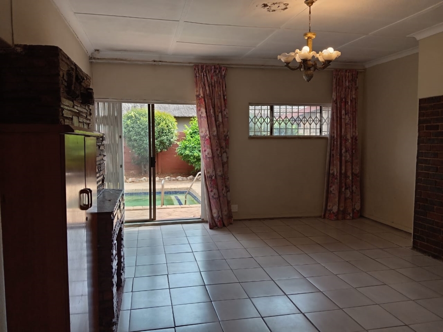 4 Bedroom Property for Sale in Witpoortjie Gauteng