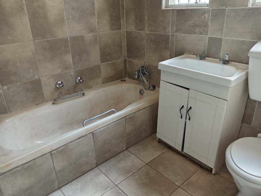 4 Bedroom Property for Sale in Witpoortjie Gauteng
