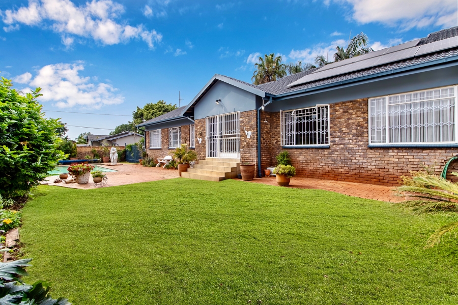 4 Bedroom Property for Sale in Theresa Park Gauteng