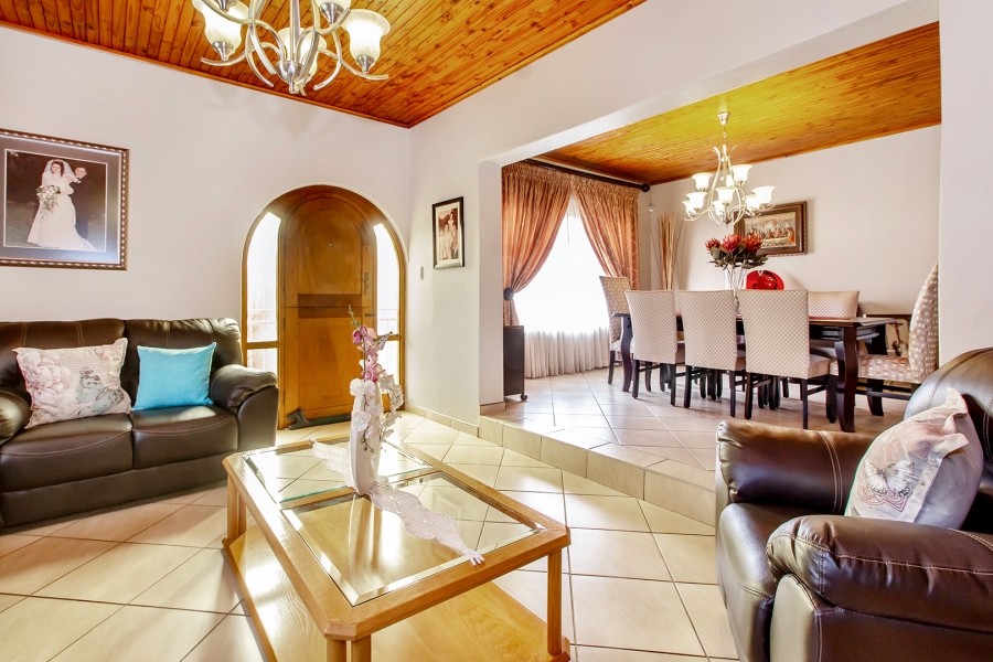 4 Bedroom Property for Sale in Theresa Park Gauteng