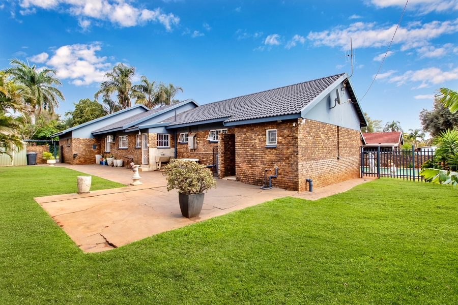 4 Bedroom Property for Sale in Theresa Park Gauteng
