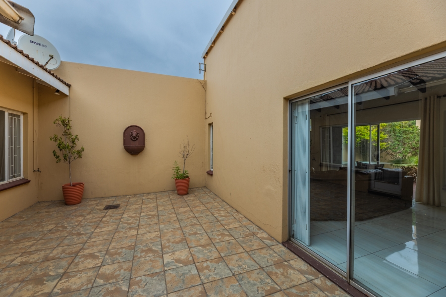 3 Bedroom Property for Sale in Bryanston Gauteng