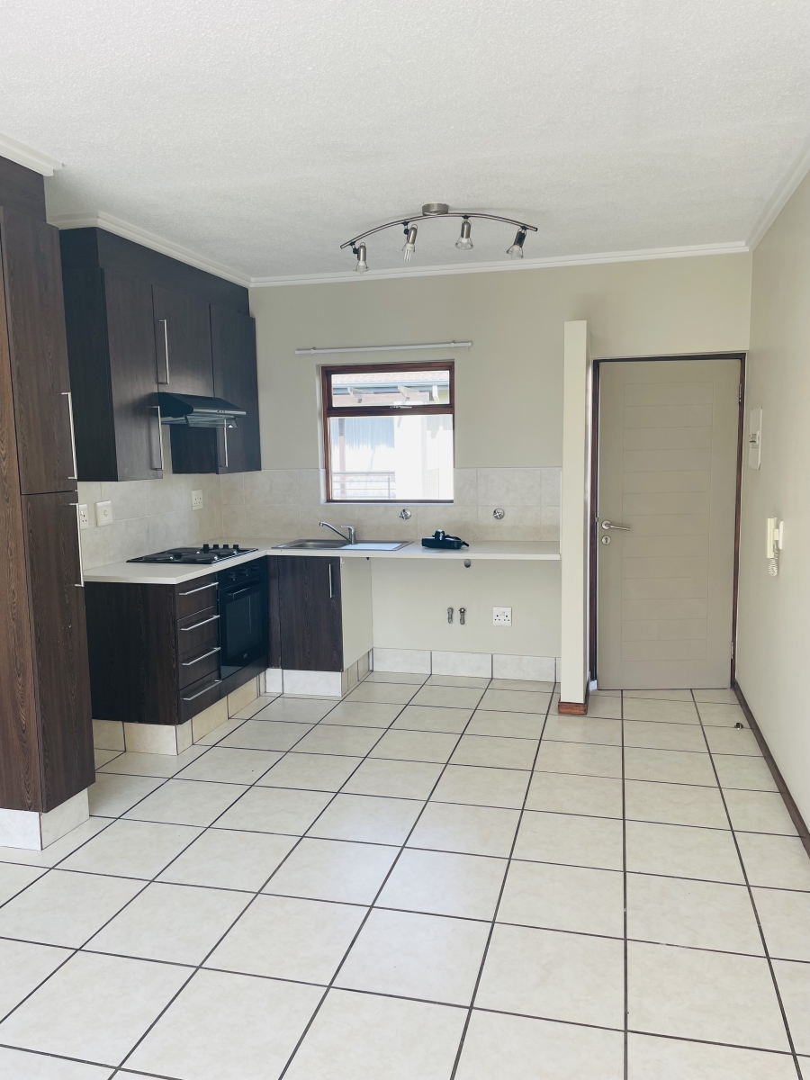 To Let 1 Bedroom Property for Rent in Fourways Gauteng