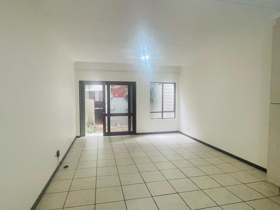 To Let 1 Bedroom Property for Rent in Fourways Gauteng