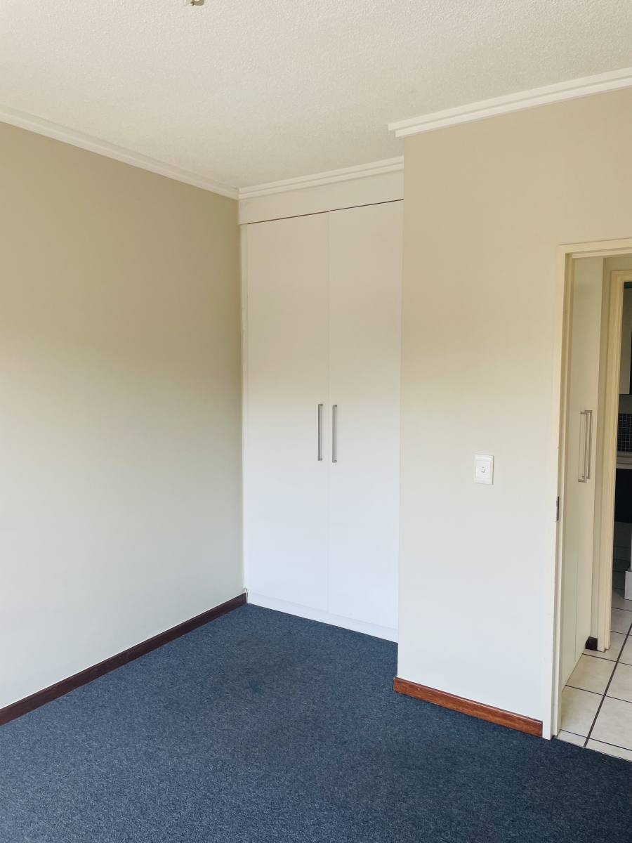 To Let 1 Bedroom Property for Rent in Fourways Gauteng