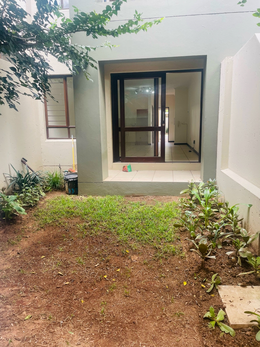 To Let 1 Bedroom Property for Rent in Fourways Gauteng