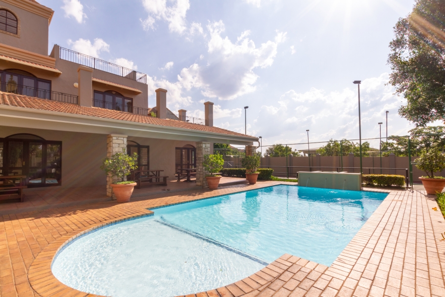 1 Bedroom Property for Sale in Lonehill Gauteng
