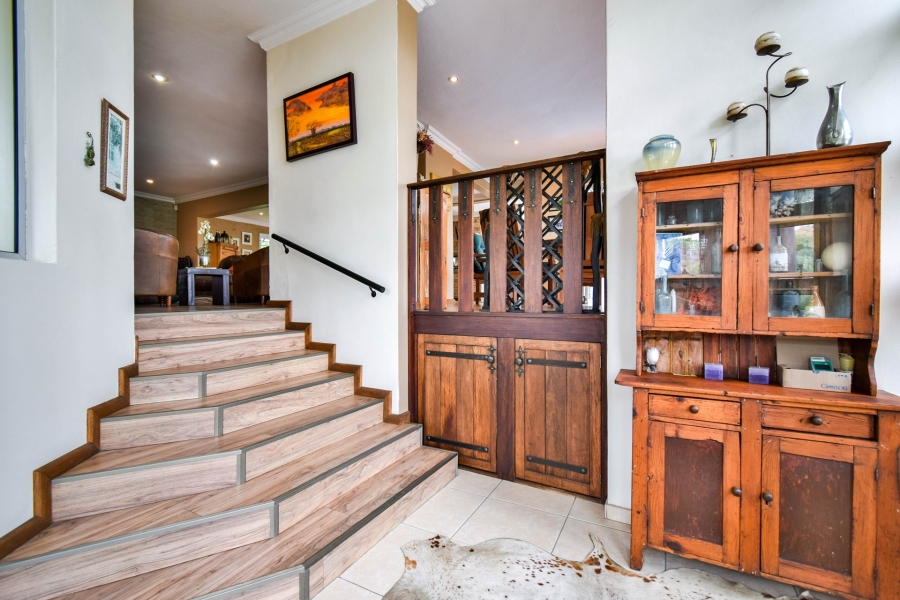 5 Bedroom Property for Sale in Waterkloof Ridge Gauteng