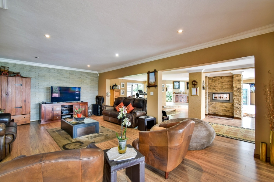 5 Bedroom Property for Sale in Waterkloof Ridge Gauteng