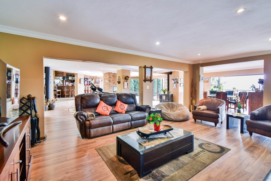 5 Bedroom Property for Sale in Waterkloof Ridge Gauteng
