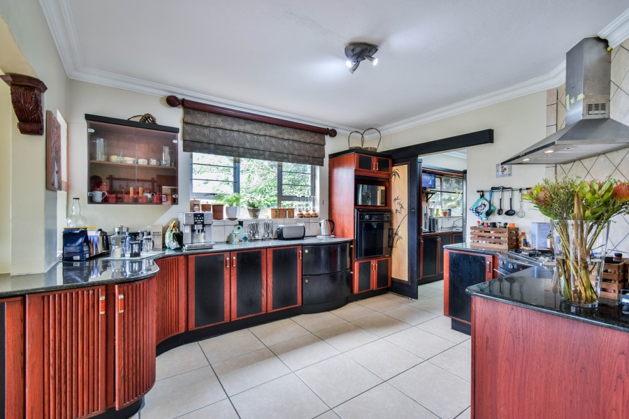 5 Bedroom Property for Sale in Waterkloof Ridge Gauteng