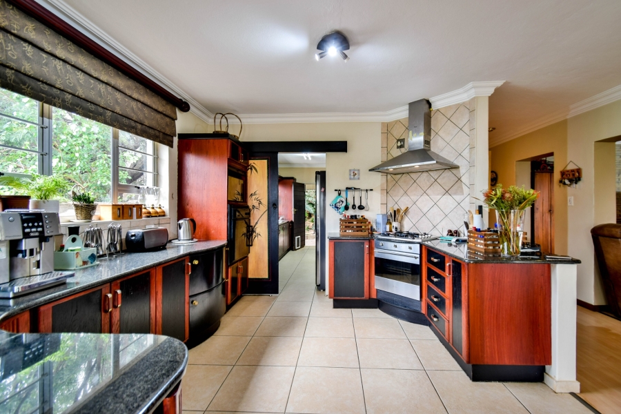 5 Bedroom Property for Sale in Waterkloof Ridge Gauteng
