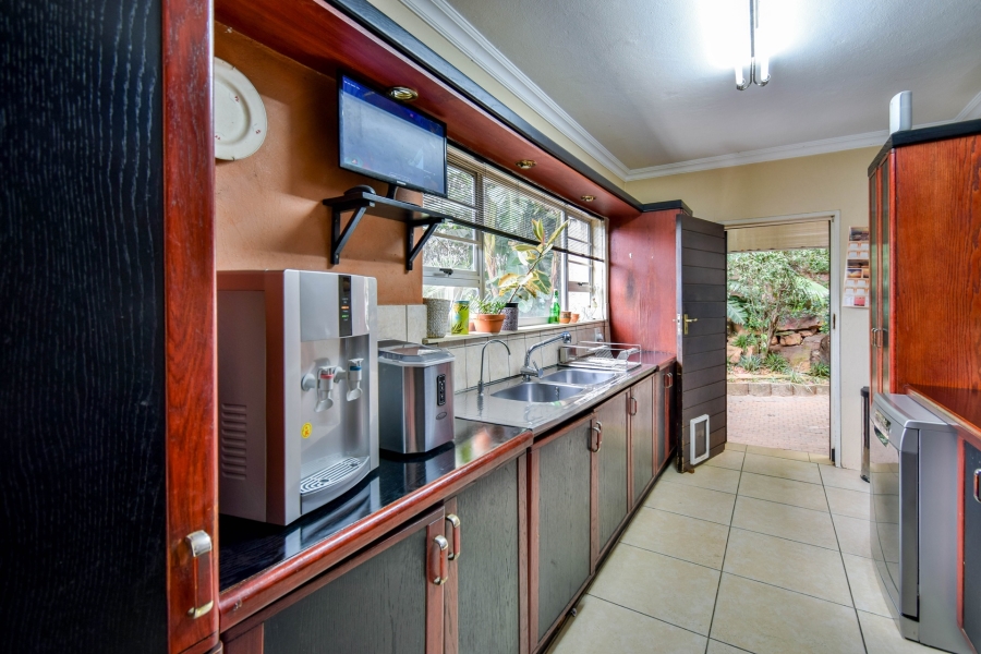 5 Bedroom Property for Sale in Waterkloof Ridge Gauteng