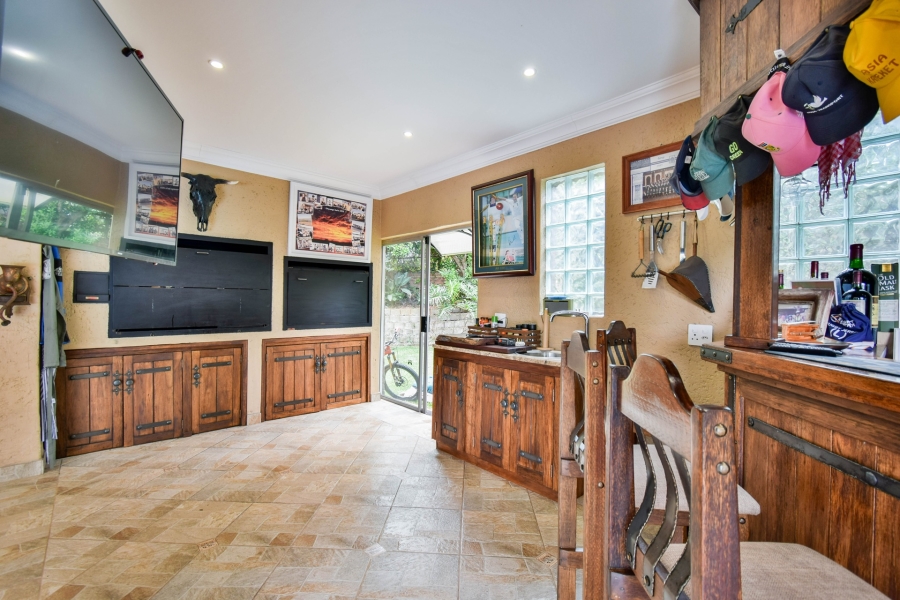 5 Bedroom Property for Sale in Waterkloof Ridge Gauteng